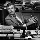 Ted Turner sitzt 1982 an seinem Schreibtisch im CNN Center. - Foto: Nancy Mangiafico/Atlanta Journal-Constitution/AP/dpa
