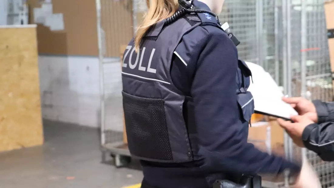 HZA-MS: Zoll prüft Kurier-, Express- und Paketdienstleister / Bundesweite Schwerpunktprüfung auch im Münsterland - Bild: presseportal.de