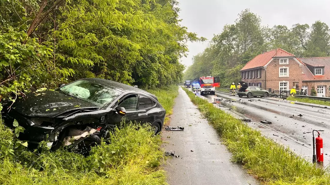 FW Xanten: Verkehrsunfall auf der B57 - Bild: presseportal.de