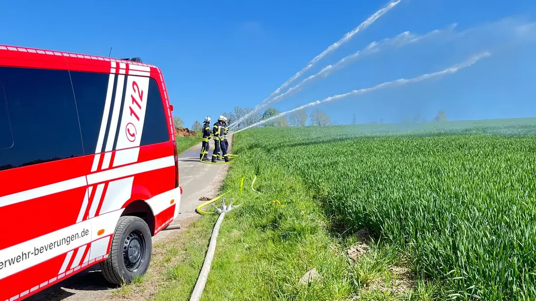 FW Beverungen: Maschinisten-Lehrgang erfolgreich abgeschlossen / Praxisprüfung mit anspruchsvoller Wasserförderung - Bild: presseportal.de