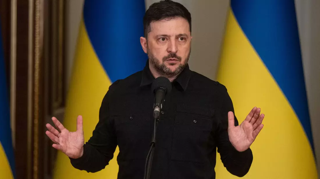Der ukrainische Präsident Selenskyj will am Donnerstag eine Entscheidung zu möglichen weiteren Schritten treffen.  - Bild: Danylo Antoniuk/AP/dpa
