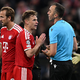 Kimmich reklamiert beim portugiesischen Referees. - Foto: Sven Hoppe/dpa