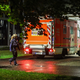 Ein Rettungswagen bringt eine deutsche Patientin in das Infektionszentrum der Uniklinik Düsseldorf. - Foto: Christoph Reichwein/dpa