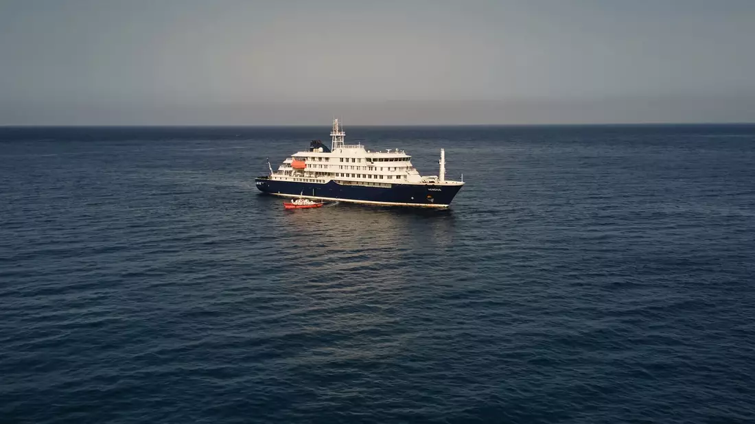 Auf dem Kreuzfahrtschiff «Hondius» war es zu Hantavirus-Infektionen gekommen. - Bild: Arilson Almeida/AP/dpa