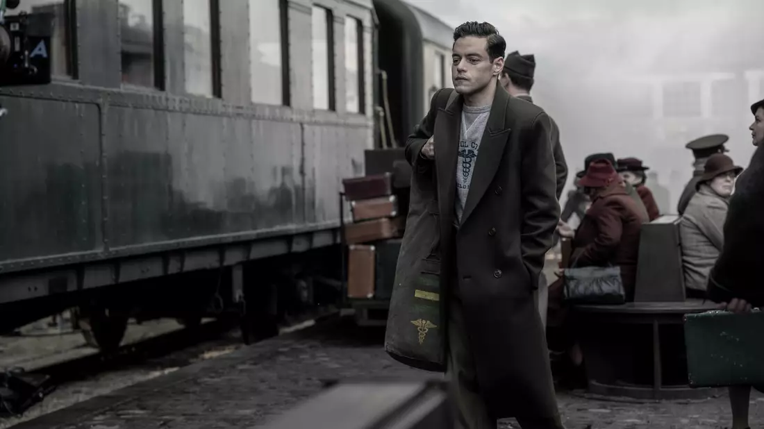 Rami Malek hat die Rolle des US-amerikanischen Psychiaters Douglas M. Kelley übernommen. - Bild: Scott Garfield/Weltkino/dpa