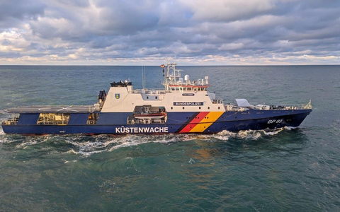 BPOL-CUX: Bundespolizei beteiligt sich mit Einsatzschiff BP83 Bad Düben am 837. Hafengeburtstag Hamburg - Foto: presseportal.de