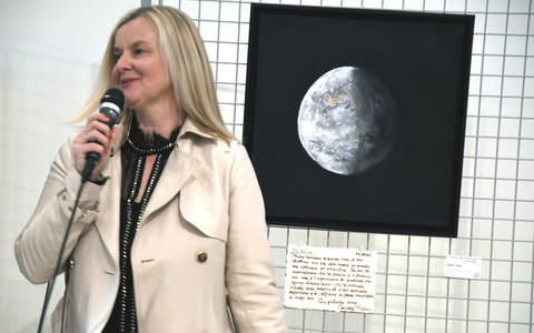 Sandra Thalers „MOON“: Kunst-Erfolg in der Kulturhauptstadt L’Aquila 2026 mit Asche und Gold - Foto: presseportal.de