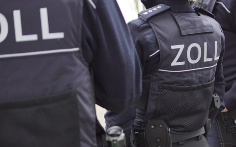 HZA-A: Bundesweite Schwerpunktprüfung gegen Schwarzarbeit und illegale Beschäftigung / Augsburger Zoll überprüft Kurier-, Express- und Paketdienstleister - Foto: presseportal.de