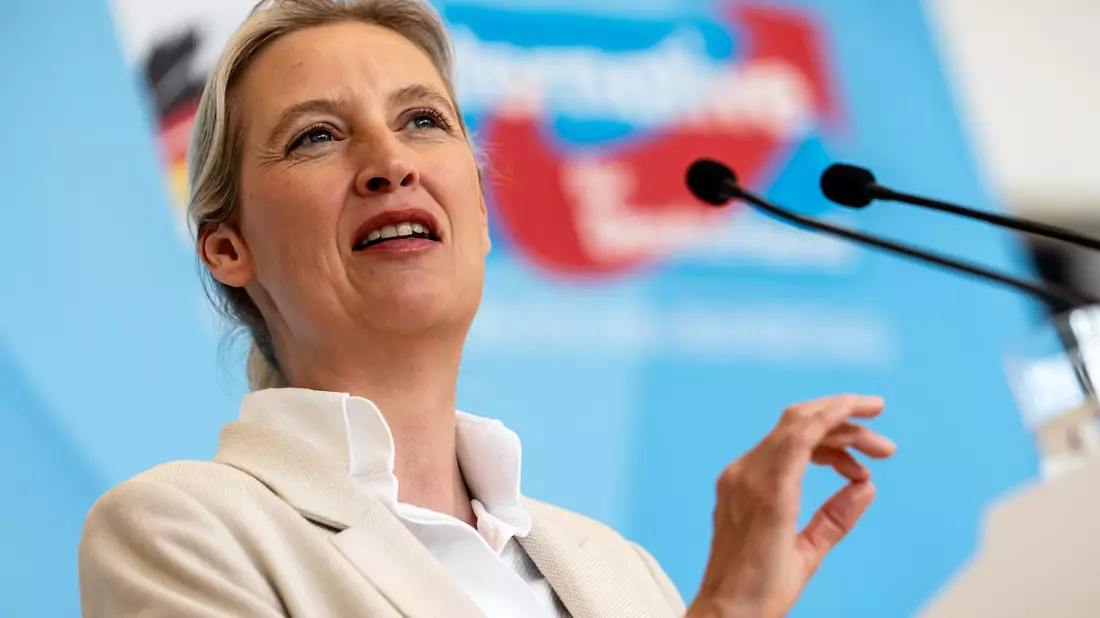 AfD-Chefin Weidel will mit einem Wahlsieg ihrer Partei bei den Landtagswahlen auch die Bundesregierung unter Druck setzen. (Archivbild) - Bild: Michael Kappeler/dpa
