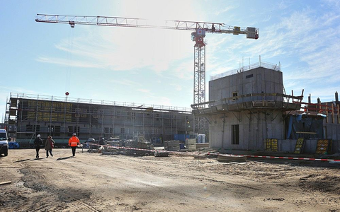 Baukran auf einer Baustelle (Archiv) - Foto: via dts Nachrichtenagentur