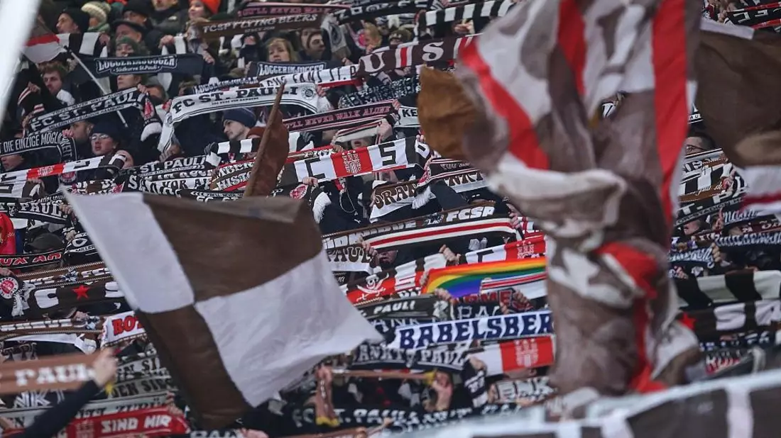 Fans des FC St. Pauli (Archiv) - Bild: via dts Nachrichtenagentur