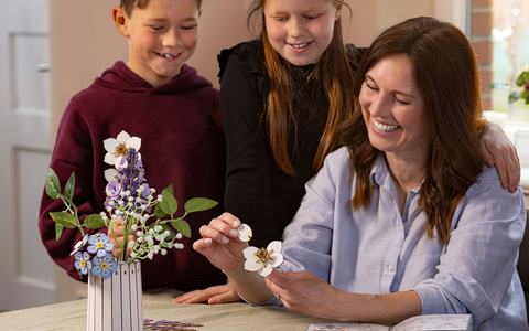Revell Flowers: Der moderne Muttertags-Gruß - Foto: presseportal.de