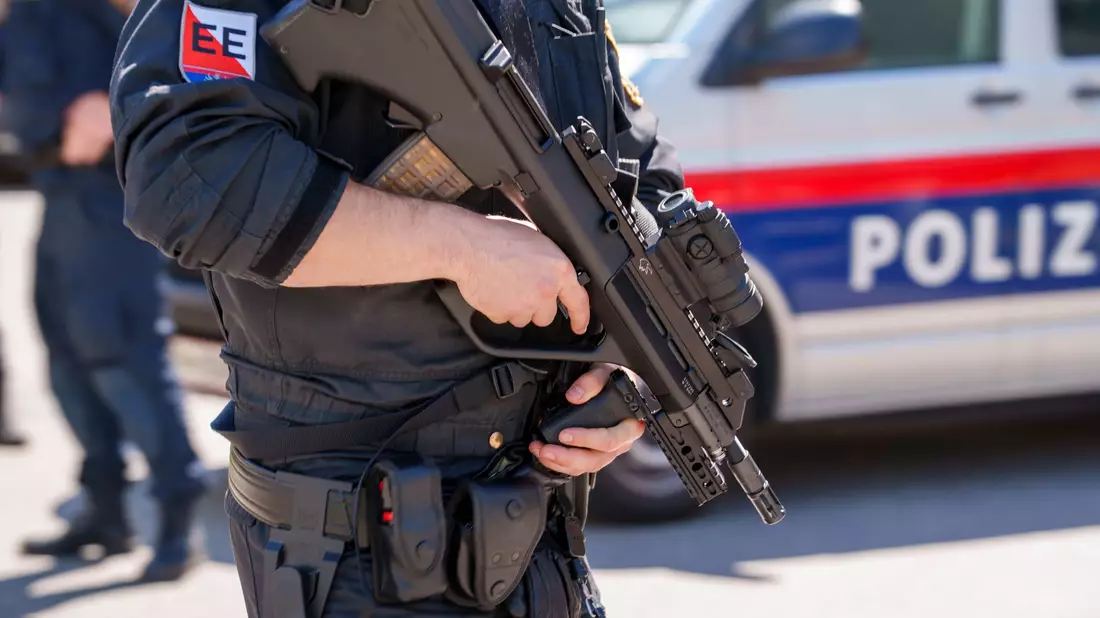 Das Motiv des Schützen blieb vorerst unklar. - Bild: Markus Hauser/Fotokerschi/APA/dpa