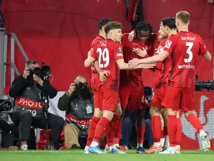 Trotz des Freiburger Sieges gibt es keinen weiteren Champions-League-Platz für die Bundesliga. - Foto: Philipp von Ditfurth/dpa