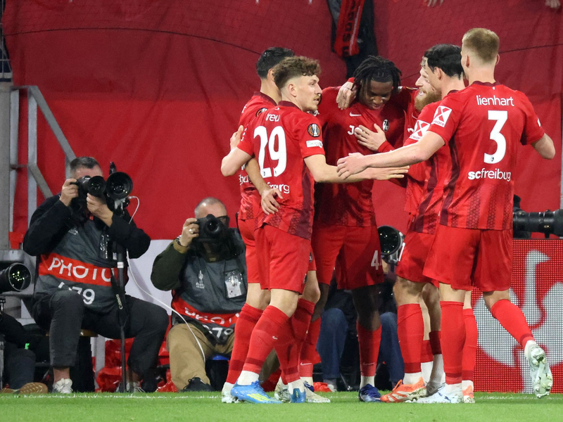 Trotz des Freiburger Sieges gibt es keinen weiteren Champions-League-Platz für die Bundesliga. - Foto: Philipp von Ditfurth/dpa