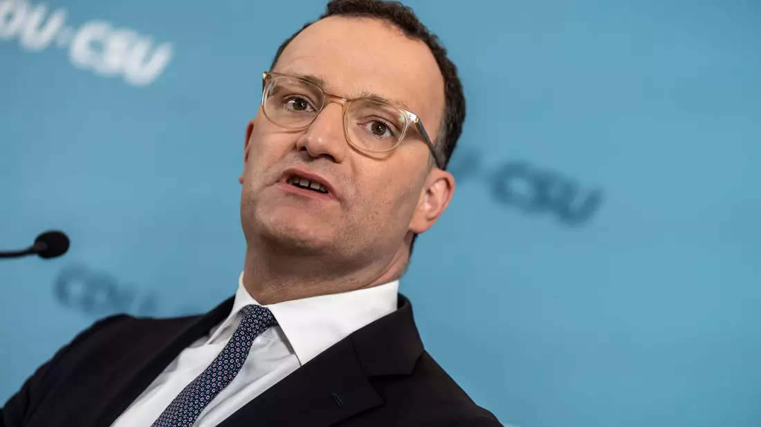 Spahn will einen gemeinsamen Vorschlag mit dem Koalitionspartner für die Reform der Einkommensteuer. (Archivfoto) - Bild: Michael Kappeler/dpa