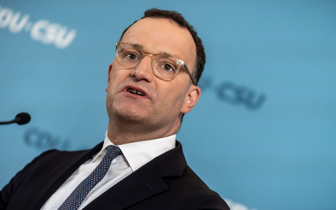 Spahn will einen gemeinsamen Vorschlag mit dem Koalitionspartner für die Reform der Einkommensteuer. (Archivfoto) - Foto: Michael Kappeler/dpa