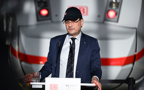 Bahn-Fernverkehrsvorstand Peterson erwartet mit neuen Verbindungen deutlich mehr Passagiere im Europaverkehr. (Archivbild) - Foto: Jens Kalaene/dpa