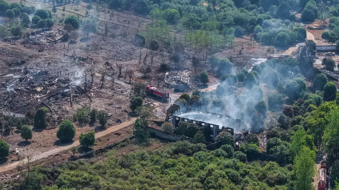 Bei der Explosion einer Feuerwerksfabrik in der Stadt Liuyang sind 37 Menschen ums Leben gekommen.  - Bild: Chen Sihan/Xinhua/AP/dpa