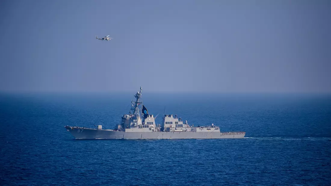 Der Lenkwaffenzerstörer «USS Mason» gehört zu den Kriegsschiffen, die vom Iran nach US-Darstellung in der Straße von Hormus angegriffen wurden. (Archivbild)  - Bild: Petty Officer Samantha Alaman/DVIDS/US Navy/dpa