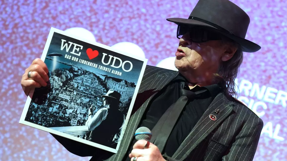 Die erste Platte aus dem Pressewerk gehört Udo Lindenberg selbst. (Archivbild) - Bild: Marcus Brandt/dpa