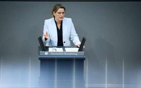 Justizministerin Hubig äußert sich zum beschlossenen Gewaltschutzgesetz.  - Foto: Bernd von Jutrczenka/dpa