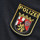 Die Polizei ist mit Großaufgebot vor Ort. (Symbolbild) - Foto: Arne Dedert/dpa