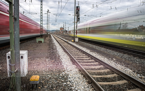 BPOLI EF: Lebensgefährlichen Weg auf den Gleisen genutzt - Foto: presseportal.de
