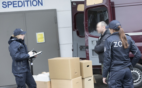 HZA-UL: Schwarzarbeit/Zoll überprüft Logistikunternehmen - Foto: presseportal.de