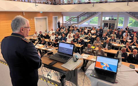 Einblicke zur Verarbeitung unmenschlicher Belastungen / Erfolgreiches 12. Symposium Hilfe für Helferinnen und Helfer in den Feuerwehren - Foto: presseportal.de