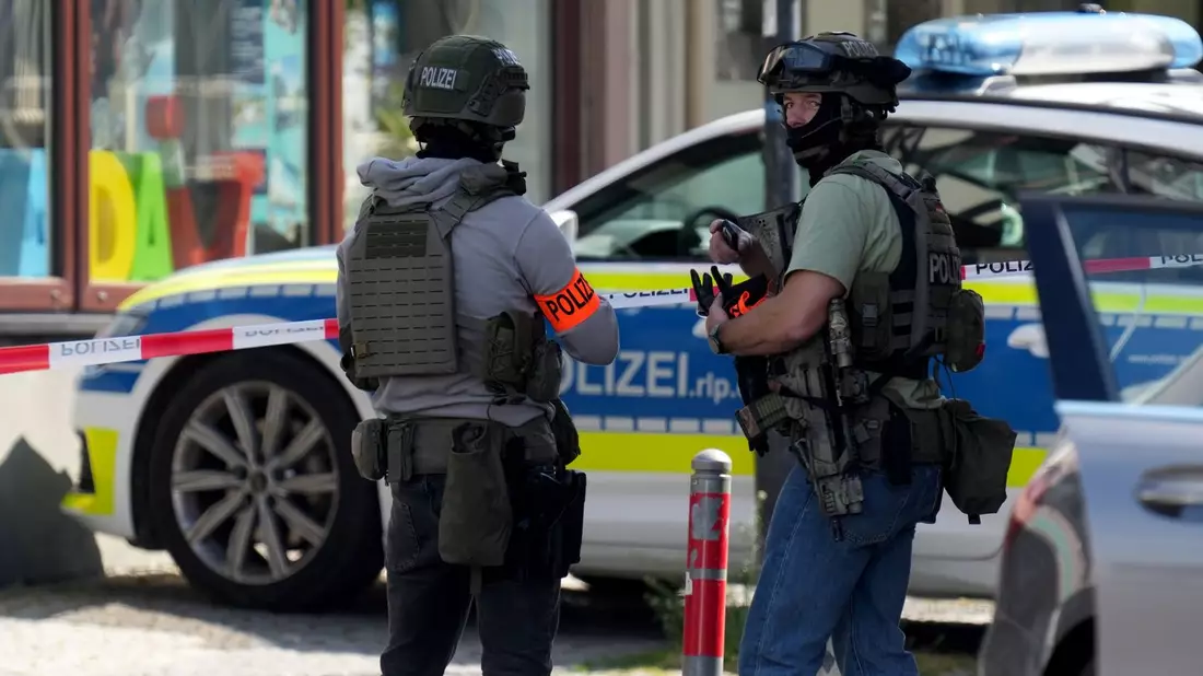 Wie lange wird der Einsatz dauern? - Bild: Thomas Frey/dpa