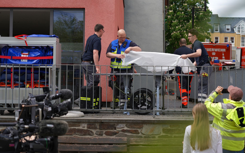 Die Einsatzkräfte bereiten sich auf alle Szenarien vor. - Foto: Sascha Ditscher/dpa