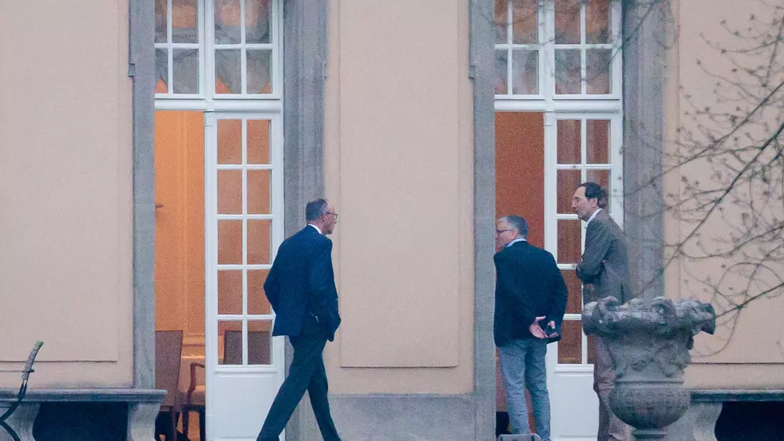 Das Koalitionstreffen in der Villa Borsig nach Ostern gilt als Tiefpunkt der Koalition. (Archivfoto) - Bild: Carsten Koall/dpa