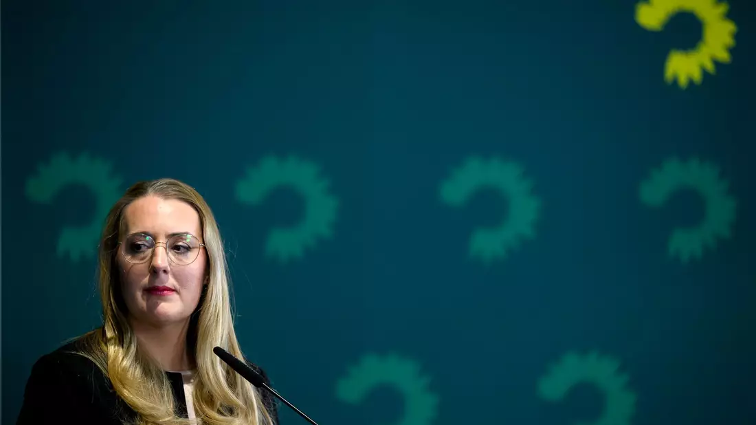 Die Grünen-Chefin sieht die Schuld für die Schlappe vor allem bei Merz. - Bild: Hendrik Schmidt/dpa