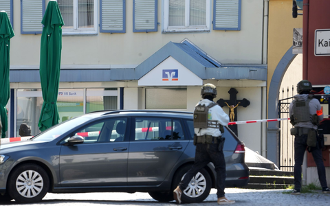 Noch ist vieles unklar, eine Frage ist auch: Wurde Beute gemacht? - Foto: Thomas Frey/dpa