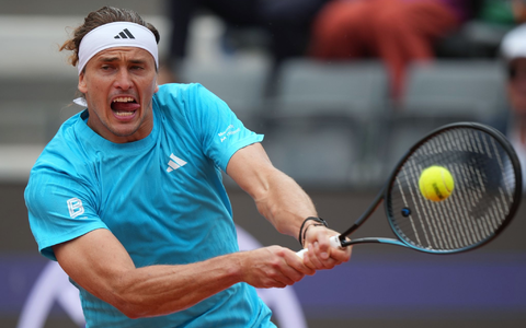 Alexander Zverev hat die dritte Runde des Turniers in Rom erreicht. - Foto: Andrew Medichini/AP/dpa