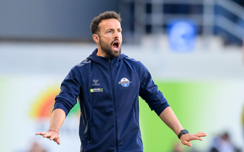 Trainer Ralf Kettemann hat mit dem SC Paderborn weiter die Chance auf den dritten Bundesliga-Aufstieg. - Foto: Anke Waelischmiller/dpa