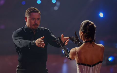 Gustav Schäfer zeigt sein Können normalerweise am Schlagzeug, bei «Let's Dance» nun auch auf der Tanzfläche. (Archivbild) - Foto: Rolf Vennenbernd/dpa