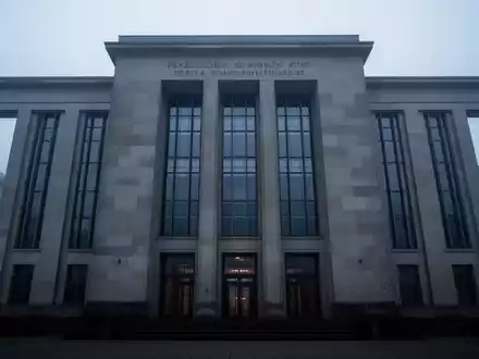 Beamtenrecht 2026: Neue Regeln für Zwangspensionierung und Gehälter - Foto: über boerse-global.de