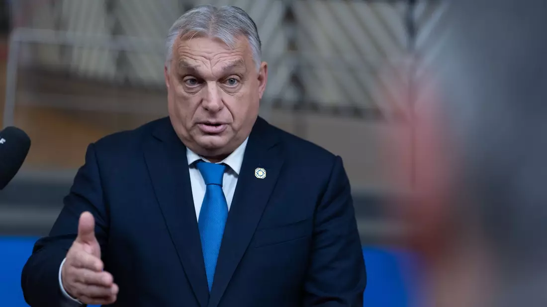 Einige Beobachter sehen Viktor Orban nach der Wahlniederlage am Ende seiner politischen Laufbahn. (Archivbild)  - Bild: Michael Kappeler/dpa