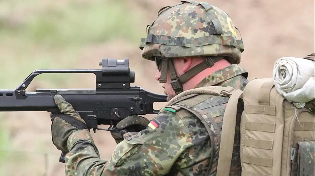 Bundeswehr-Soldat mit G36 (Archiv) - Bild: via dts Nachrichtenagentur