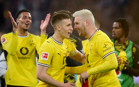 Niklas Süle (r) beendet seine Karriere.  - Foto: Bernd Thissen/dpa