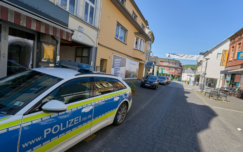 Das Großaufgebot der Polizei ist abgezogen. - Foto: Sascha Ditscher/dpa