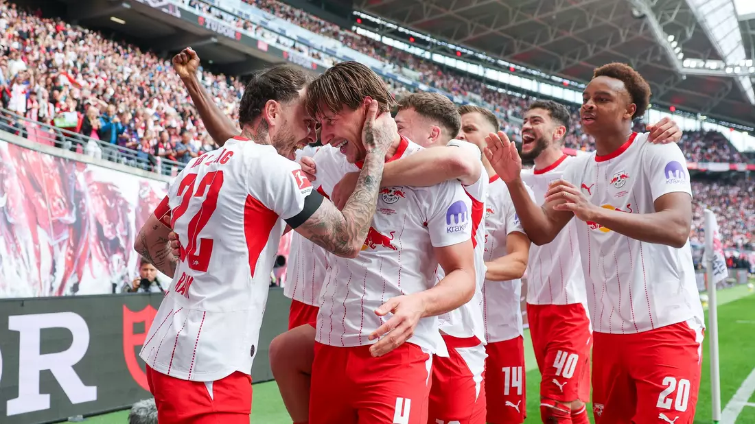 Ab in die Champions League: Leipzig jubelt. - Bild: Jan Woitas/dpa