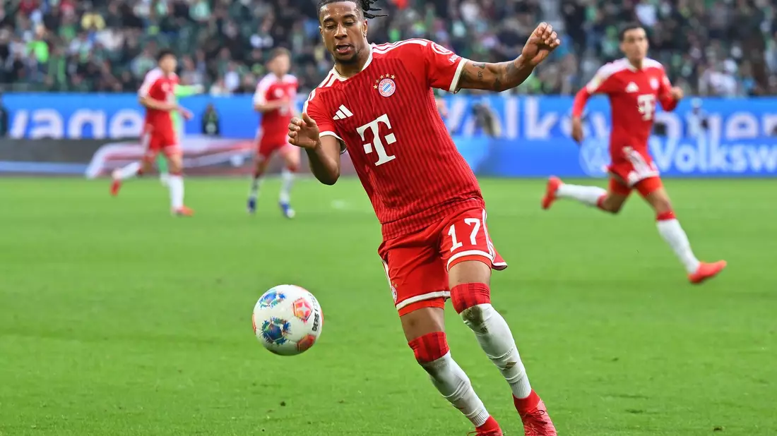 Michael Olise holte einen Strafstoß für die Bayern raus. - Bild: Swen Pförtner/dpa