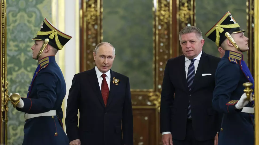 Der slowakische Ministerpräsident Fico verteidigte seinen Besuch in Moskau.  - Bild: Ramil Sitdikov/Pool Reuters/AP/dpa