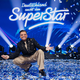 Endlich geschafft: Menowin Fröhlich holt sich nach 16 Jahren die «DSDS»-Krone. - Foto: Rolf Vennenbernd/dpa