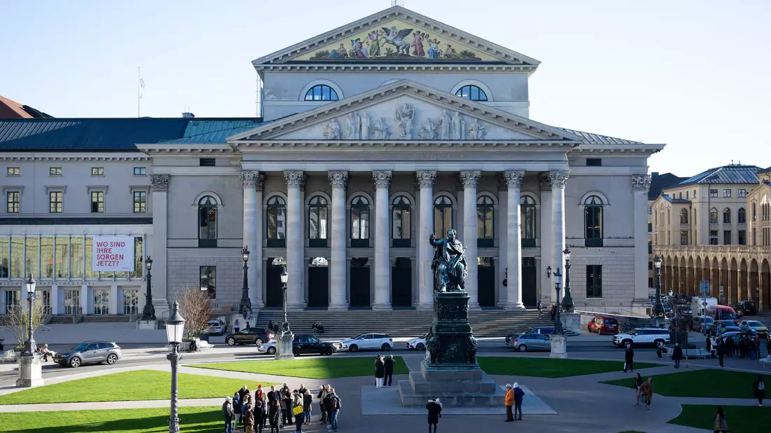 Die Bayerische Staatsoper zeigt das neue Werk «Of One Blood». (Archivbild) - Bild: Sven Hoppe/dpa