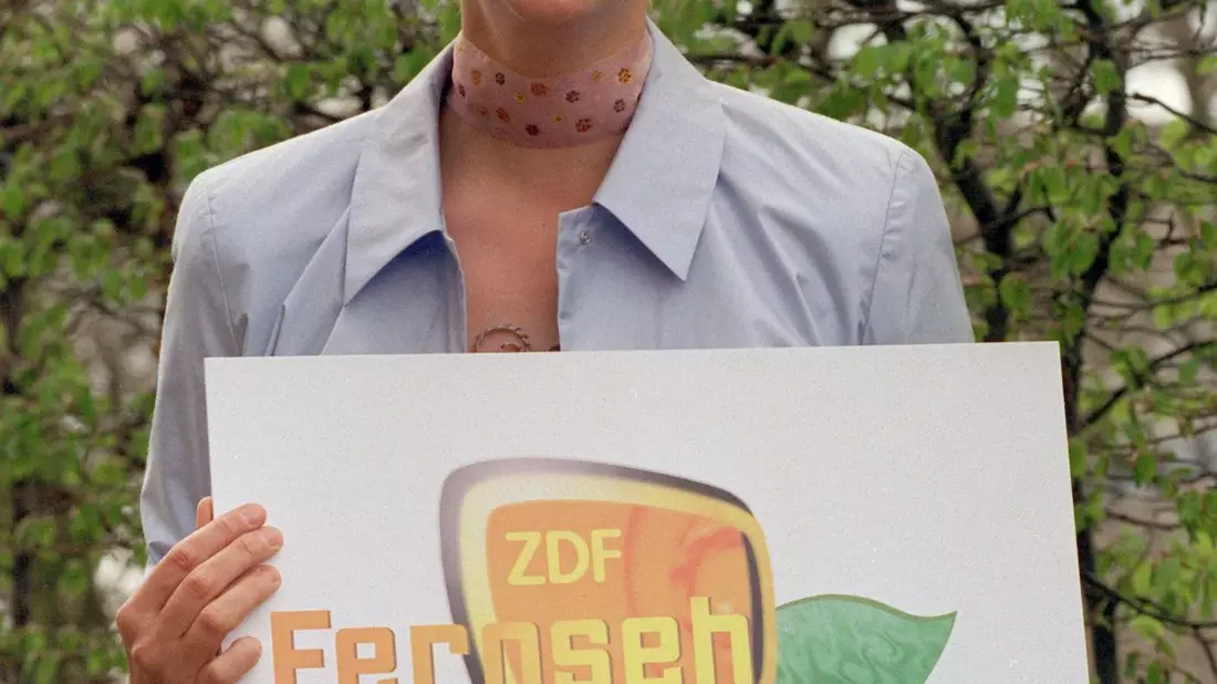 Andrea Kiewel im Jahr ihres Starts als Moderatorin der Sendung im Jahr 2000. Sie blieb zunächst bis 2007 und kehrte 2009 zurück. (Archivfoto) - Bild: Frank May/dpa