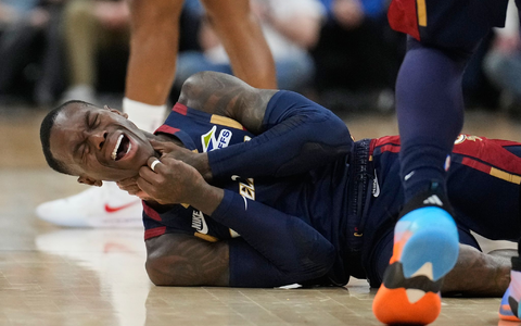 Hat in seiner Serie hart zu kämpfen: Dennis Schröder und die Cleveland Cavaliers verkürzen gegen Detroit. - Foto: Sue Ogrocki/AP/dpa